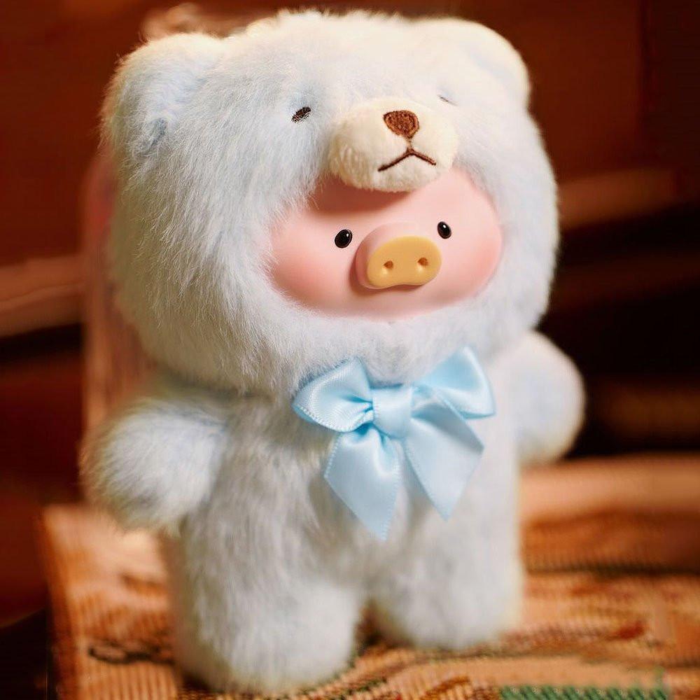 N=Soft, officially licensed Lulu the Piggy Vintage Blind Box keychains. Eight pig dolls with PVC faces dressed in light blue color bear outfits. Excellent collectible accessories for decorating bags or pants (trousers).