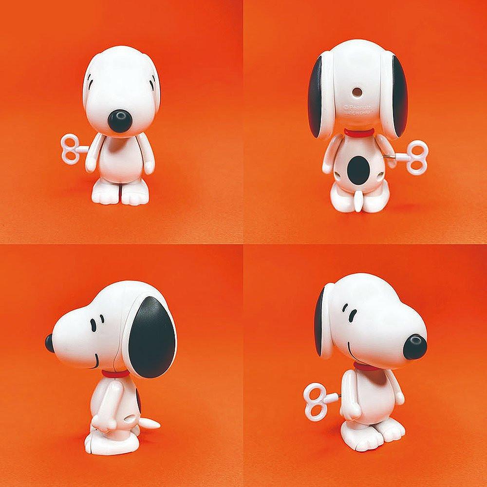 Peanuts Snoopy and Friends Wind Up Walking Figure Toy