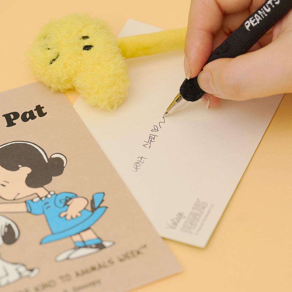 Peanuts Snoopy and Friends Face Plush Pen