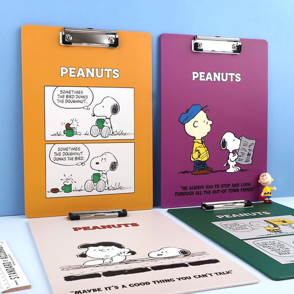 Peanuts Snoopy Paper Clip Board