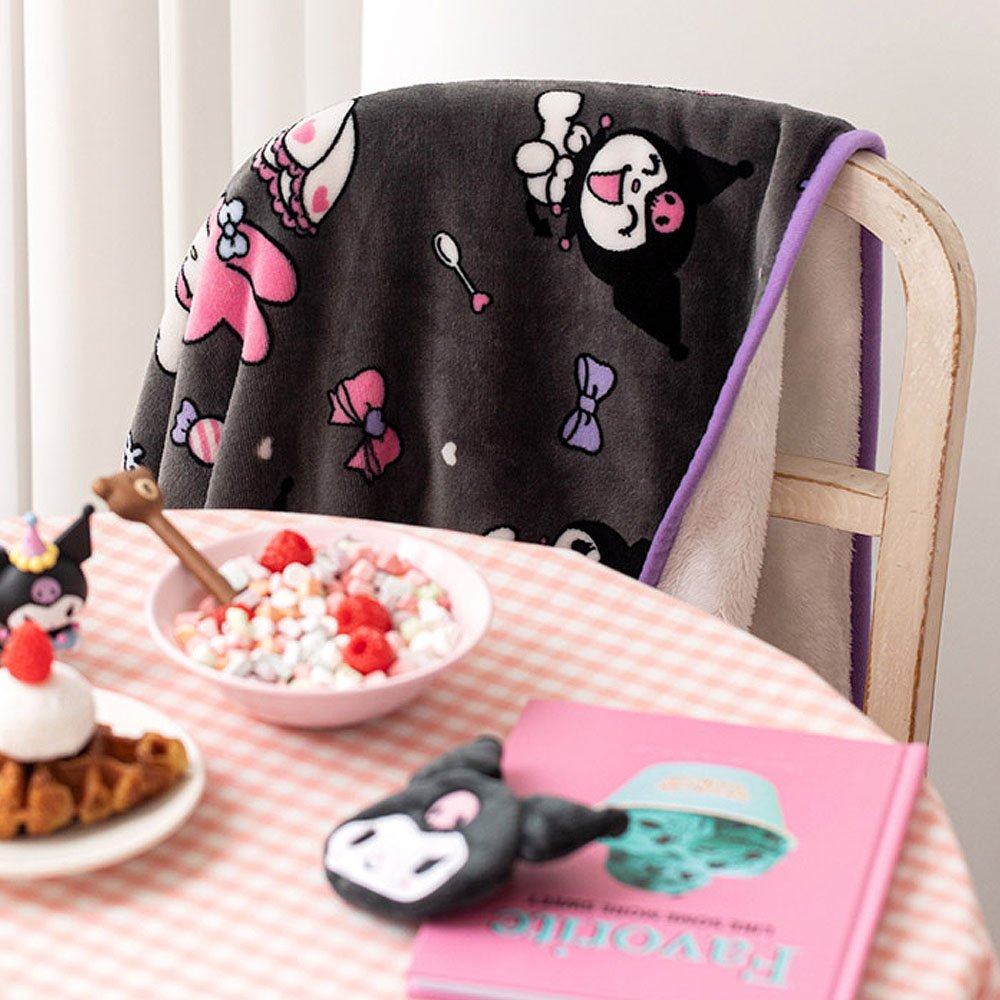 Sanrio Characters Snap Button Warm Throw Blanket