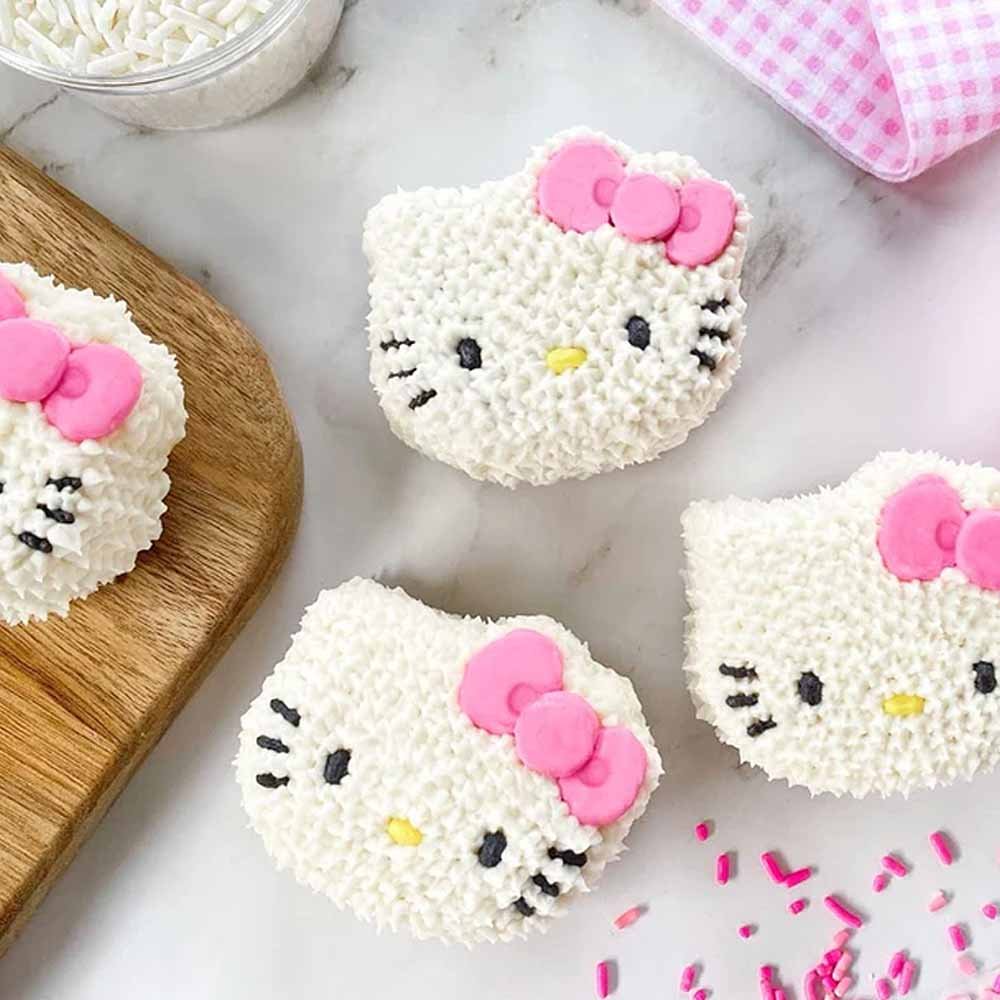 Sanrio Hello Kitty Ultimate Baking Party Set