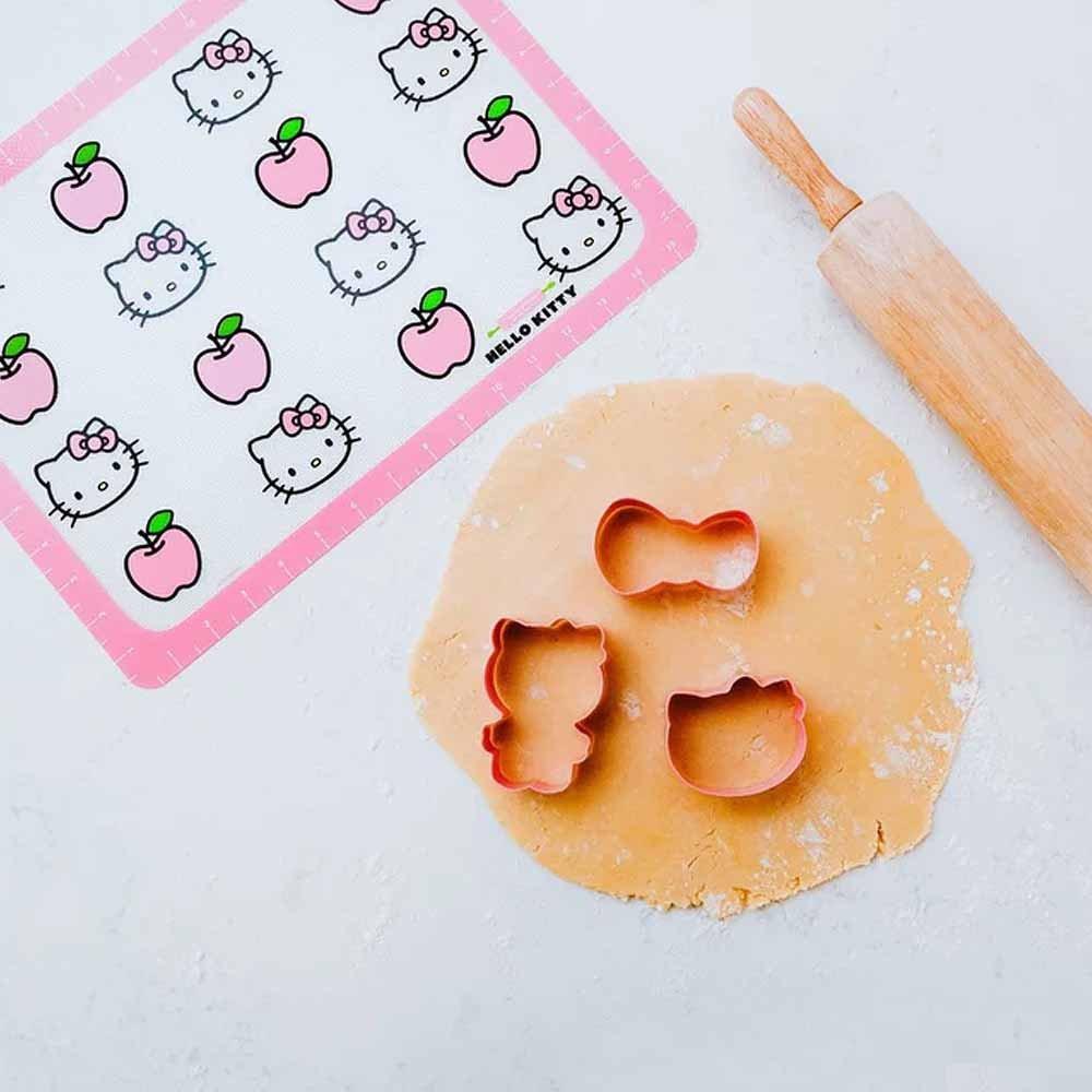 Sanrio Hello Kitty Cookie Backing Set