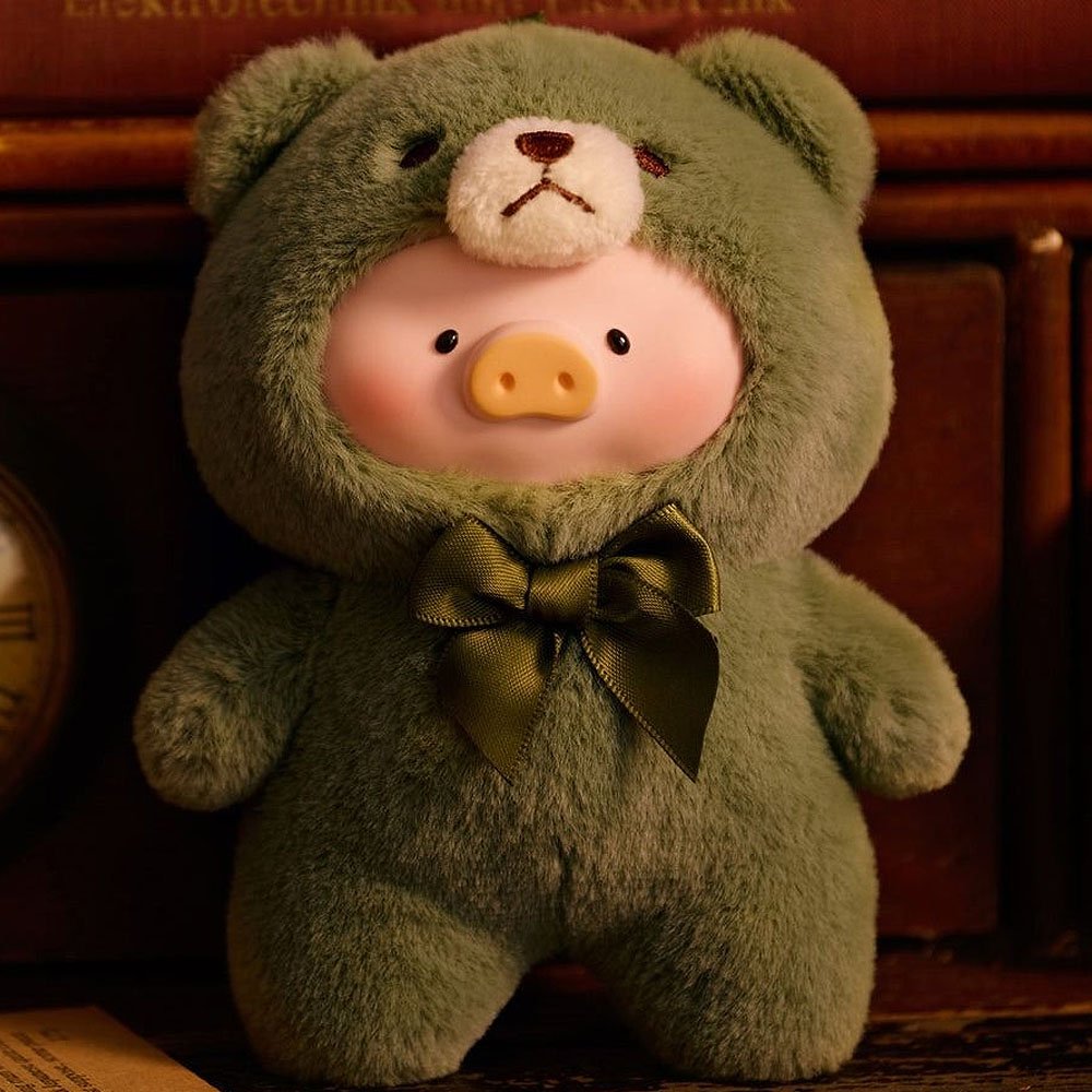 N=Soft, officially licensed Lulu the Piggy Vintage Blind Box keychains. Eight pig dolls with PVC faces dressed in Olive color  bear outfits. Excellent collectible accessories for decorating bags or pants (trousers).