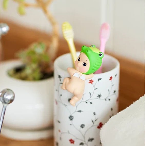 Sonny Angel Hippers Looking Back Figure Blind Box